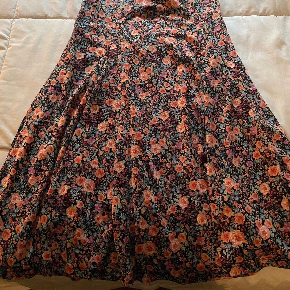 Dress - Picture 3 of 4